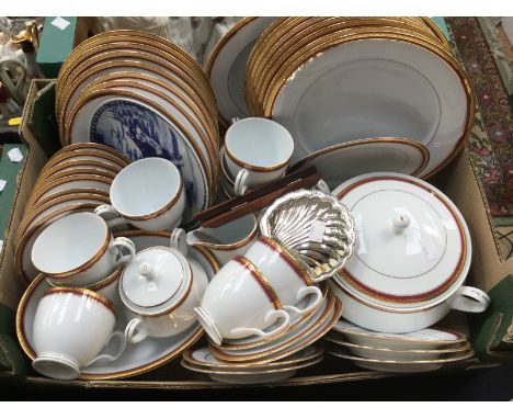 A Noritake Cecile Gold (4359) 8 piece dinner service including dinner, soup, side plates, cups and saucers, gravy boat and st