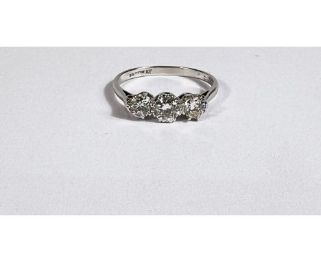 A 3 stone diamond ring set in 18ct gold/platinum, approx. 0.75 carat 