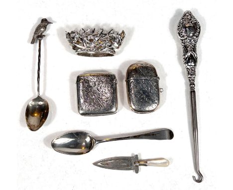 A selection of miniature silver:&nbsp; 2 vesta cases; 2 thimbles; 2 spoons; button hook; etc. 