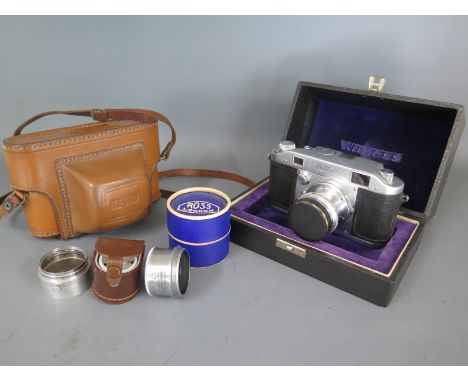 An Iford Witness range finder 35mm camera with Dallmeyer Super Six F/1.9 lense number 386165 with box - with an Ilford leathe