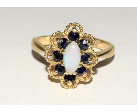 9ct gold ladies Opal and garnet daisy ring size O