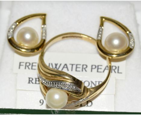 9ct gold ladies diamond and pearl ring size L and 9ct diamond a pearl earrings