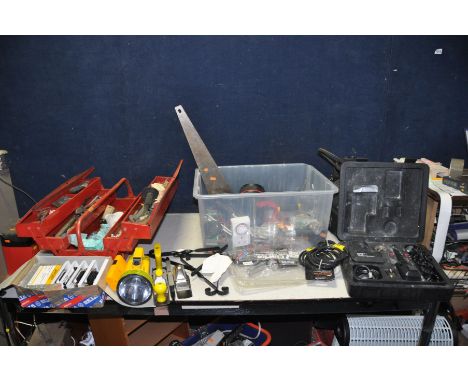 A PLASTIC TRAY AND A METAL TOOLBOX containing tools including a Halfords Compressor case, a Clarke staple gun, a bag of crown
