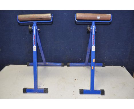 A PAIR OF RECORD RPR400 ADJUSTABLE ROLLER STANDS