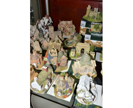 TWENTY EIGHT LILLIPUT LANE SCULPTURES FROM CHRISTMAS SPECIALS, COLLECTORS FAIRS, VISITOR CENTRE SPECIALS ETC, boxed and deeds