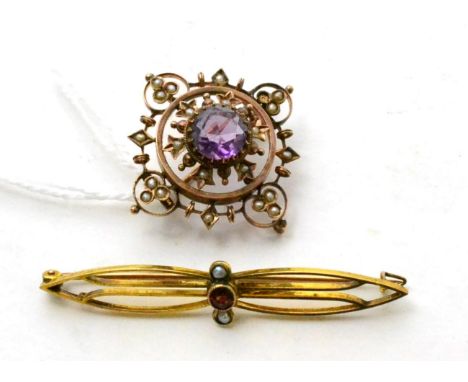 An amethyst brooch and a garnet bar brooch (2)6.4g gross