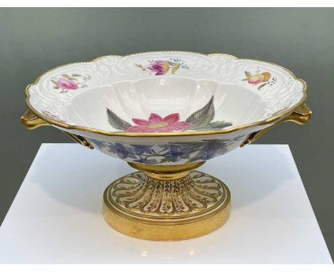 FINE &amp; RARE SWANSEA PORCELAIN TAZZA circa 1815-1817, circular with lobed rim, upturned double-curve twin-handles, border 