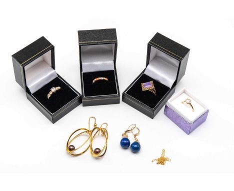 ASSORTED 14CT GOLD JEWELLERY, to include ring with purple stone, stamped '14K 585', ring stamped '14K 585 DQCZ', CZ ring stam