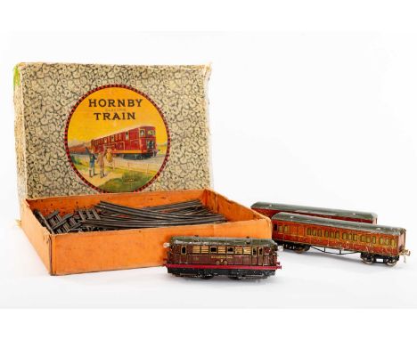EARLY HORNBY O GAUGE CLOCKWORK 'METROPOLITAN' TRAIN SET IN ORIGINAL SET BOX, with BO-BO 040 engine, with electric bulbs to fr