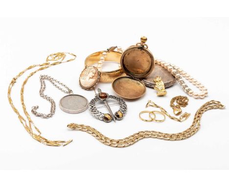 ASSORTED JEWELLERY comprising 1889 crown in silver pendant mount on sterling chain, gold plated bangle, plated necklace and b