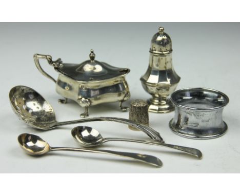 A small selection of silver and plate to include; a silver mustard, a silver pepperette, two mustard spoons, a silver thimble