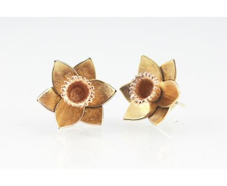 A pair of 9ct yellow gold earrings designed as daffodil flowers probably Clogau, post and butterfly fittings, total weight 3.