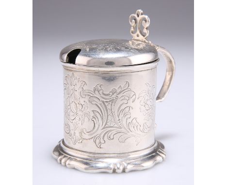 A VICTORIAN SILVER MUSTARD POT,&nbsp;by&nbsp;Daniel &amp; Charles Houle, London 1863, cylindrical with domed hinged cover, en