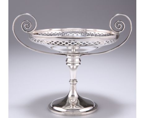 A GEORGE V SILVER TAZZA, by Richard Martin &amp; Ebenezer Hall, Sheffield 1910,&nbsp;circular, with pierced gallery edge, spi