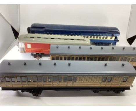 Ace 2 O gauge carriages tin plate litho and a Blue Comet de Vico named &nbsp;carriage , and a SNCF french JEP post coach. ( 4