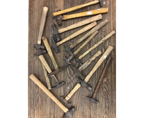A large quantity of vintage tools
