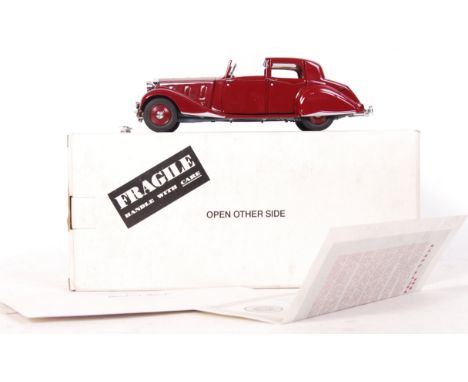 A Danbury Mint made precision diecast model 1:24 scale ' 1938 Rolls-Royce Phantom III '. Burgundy, with black interior. Appea