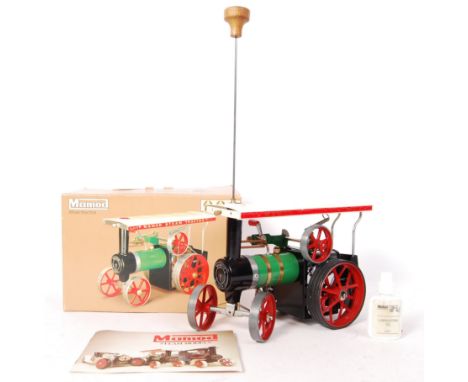 An original Mamod made live steam traction engine model TE1A in the standard green colourway. Complete in the original box wi
