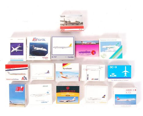 A good collection of 16x assorted Schabak made 1:600 scale diecast model aeroplanes / planes. Each appears mint, within it's 