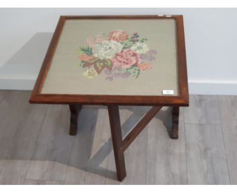 Vintage 2 in 1oak framed fire screen/Occasional table 58 x 57 x 58 cm