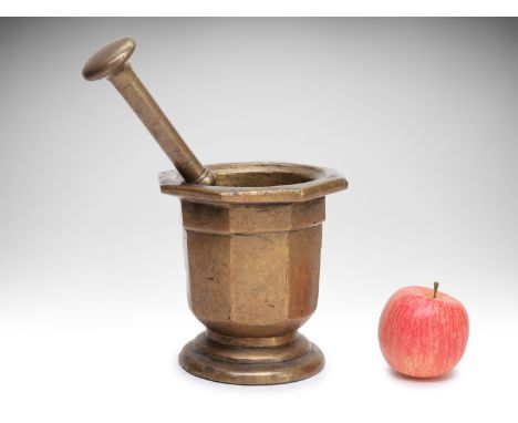 MORTAR WITH PESTLE/MORSER | CENTRAL EUROPE | TURN OF THE 18TH AND 19TH CENTURY | Turn of the 18th and 19th century | 16 x 16 