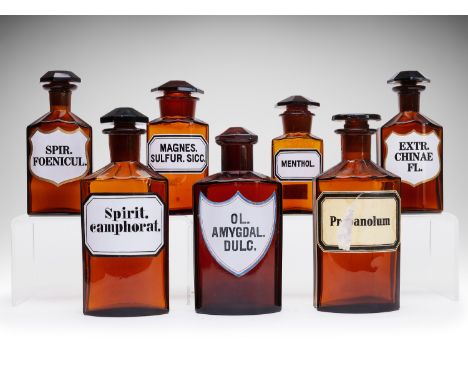 LOT OF 7 PHARMACY/APOTHECARY/MEDICAL JARS | EUROPE | 20th century | 13 - 22 cm (height) | Glass, printed and painted labels |