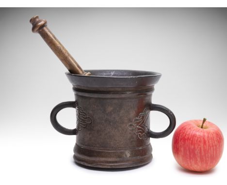 MORTAR WITH PESTLE/MORSER | CENTRAL EUROPE | TURN OF THE 17TH AND 18TH CENTURY | Turn of the 17th and 18th century | 13 x 15 