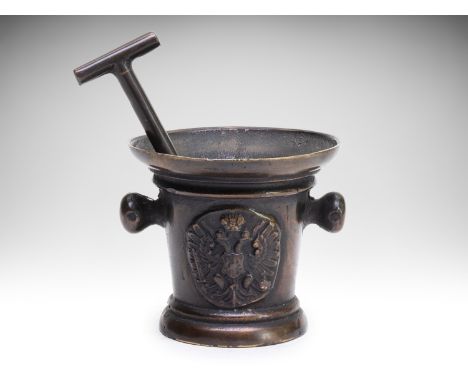 MORTAR WITH PESTLE/MORSER | CENTRAL EUROPE | 20TH CENTURY | 20th century | 10 x 11 cm (height x diameter) | Bronze | Provenan