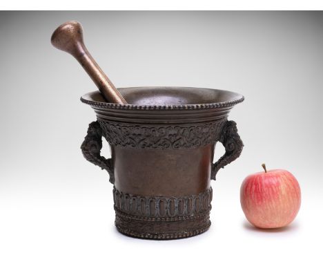 MORTAR WITH PESTLE/MORSER | CENTRAL EUROPE | 19TH CENTURY | 19th century | 17 x 20 cm (height x diameter) | Bronze | Provenan