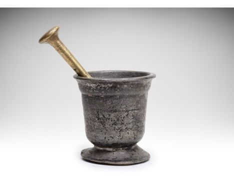 MORTAR WITH PESTLE/MORSER | CENTRAL EUROPE | TURN OF THE 19TH AND 20TH CENTURY | Turn of the 19th and 20th century | 12 x 11 