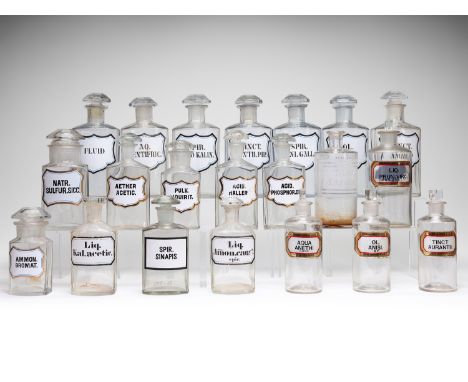 LOT OF 21 PHARMACY/APOTHECARY/MEDICAL JARS | EUROPE | 19th and 20th century | 15 - 21 cm (height) | Glass, painted and printe