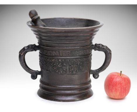 LARGE MORTAR WITH PESTLE/MORSER | CENTRAL EUROPE | 1707 | 1707 | 20 x 21 cm (height x diameter) | Bronze | Provenance: privat