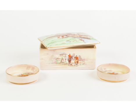 1930s FIELDINGS CROWN DEVON CIGARETTE BOX WITH A PAIR OF MATCHING ASHTRAYS, decorated with hunting scenes, after W Lomonby