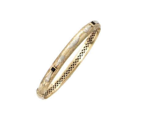Bracciale primi anni XX Secolo oro 14ct inciso e sbalzato con pietre di sintesi di forma carré. Misura 18. Gr. 7 An early 20t