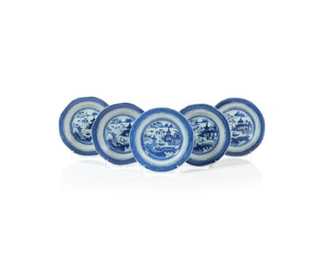 A set of seven soup platesChinese export porcelainBlue river view, pagodas and boats decorationQing dynasty, 19th century(chi