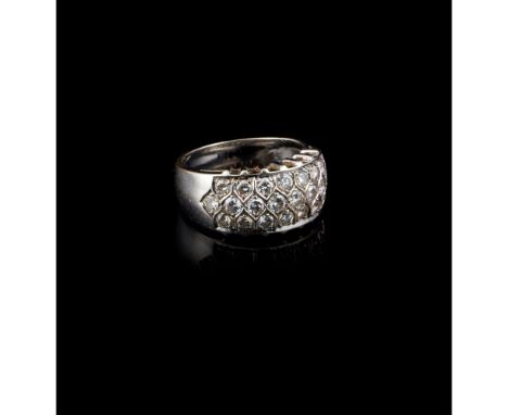A ringGold 800/000Set with 22 brilliant cut diamonds totalling approximately 0,90 ct.Lisbon hallmark (1985-2020)Med.: 14 (EU)