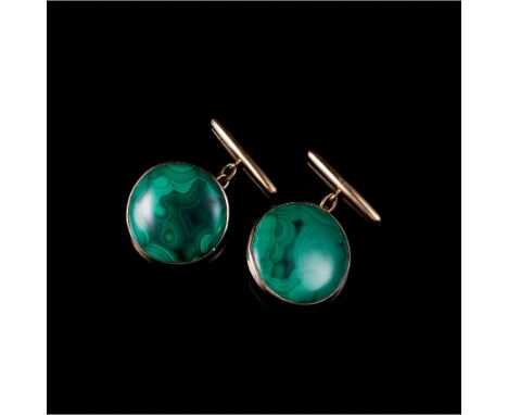 A pair of cufflinksGoldSet with malachiteMid-20th centuryUnmarked(signs of wear)Diam.: 2,5 cm16,8 g