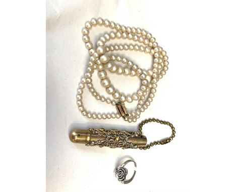 Decorative pen &amp; a ring &amp; pearls 