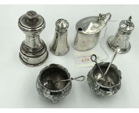 Collection of sterling silver items to include 2 pepperettes, 2 salts, pepper grinder &amp; mustard 