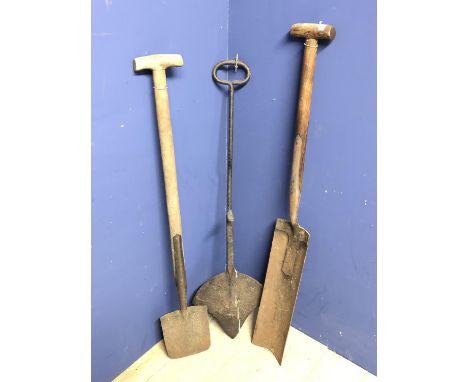 Qty of vintage garden/land tools 