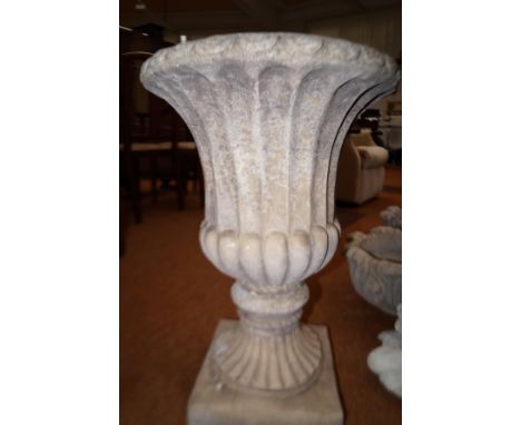 Good quality stoneware garden ornament (Large planter) Height 70 cm