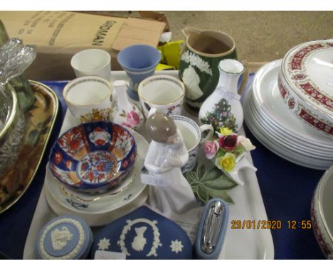 GROUP OF PLATES, ROYAL COMMEMORATIVE MUGS, A NAO FIGURE ETC