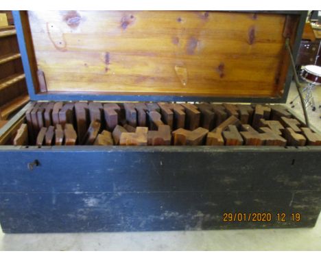 VINTAGE PINE CARPENTER’S TRUNK WITH A SET OF WOODEN MOULDING PLANES
