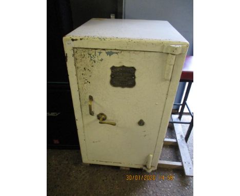 TIDMARSH, HARVEY &amp; CO VINTAGE SAFE (NO KEY)