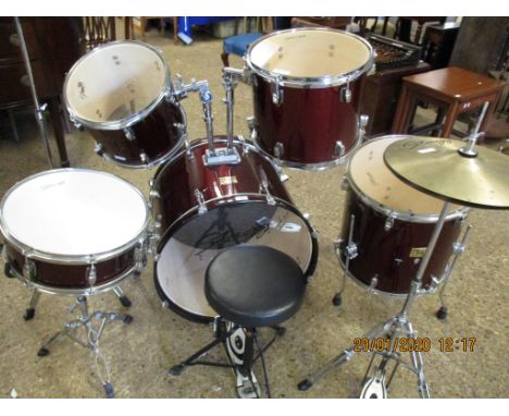 GOOD QUALITY STAGG DRUM KIT AND SEAT ETC