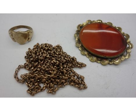 An 18ct gold on silver ring, an agate brooch and a long guard chain