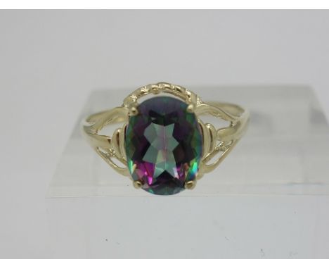 A 9ct gold and mystic topaz ring, weight 1.4g, size O