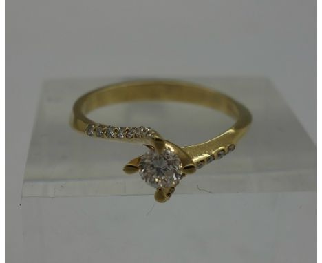 An 18ct gold and diamond ring, weight 2.9g, size O