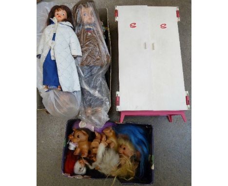 Three dolls Sindy, Patch and Tressy, wardrobe and clothes, Trolls, etc.