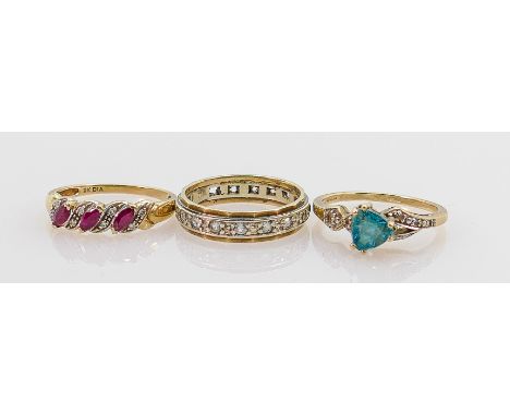 A collection of 9ct ladies rings: Comprising a 9ct gold &amp; diamond ladies dress ring set with three red stones size Q/R, a